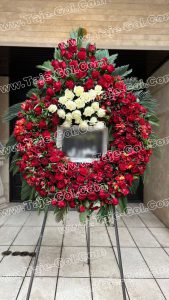 تاج گل درباری گرد یک طبقه تاج گل مدرن اروپایی